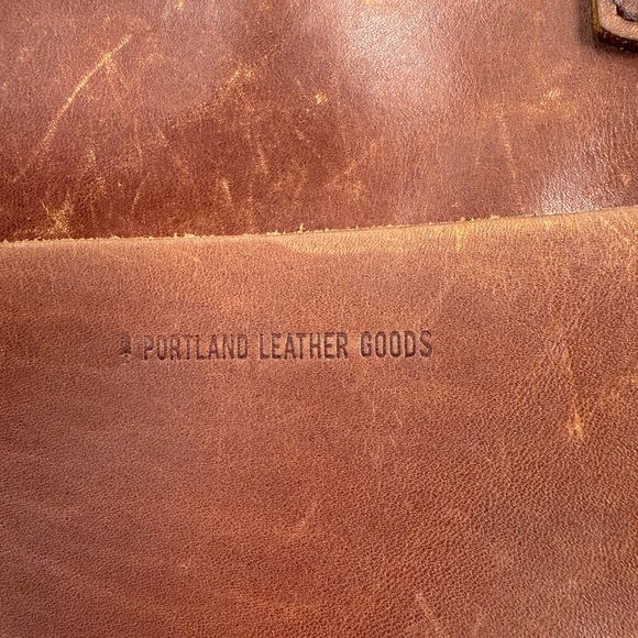 Portland Leather Tote Bag - Picture 8 of 9